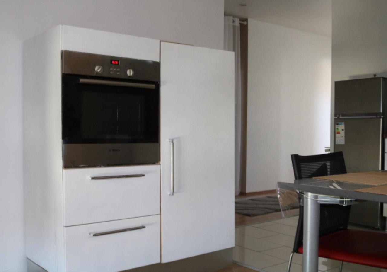 Le Wolf - 1 Chambre Dans Un T3 - 5Mn Tram Du Centre Ville - 15Mn Tram Gare Tgv Mulhouse - Wifi - Parking Zewnętrze zdjęcie
