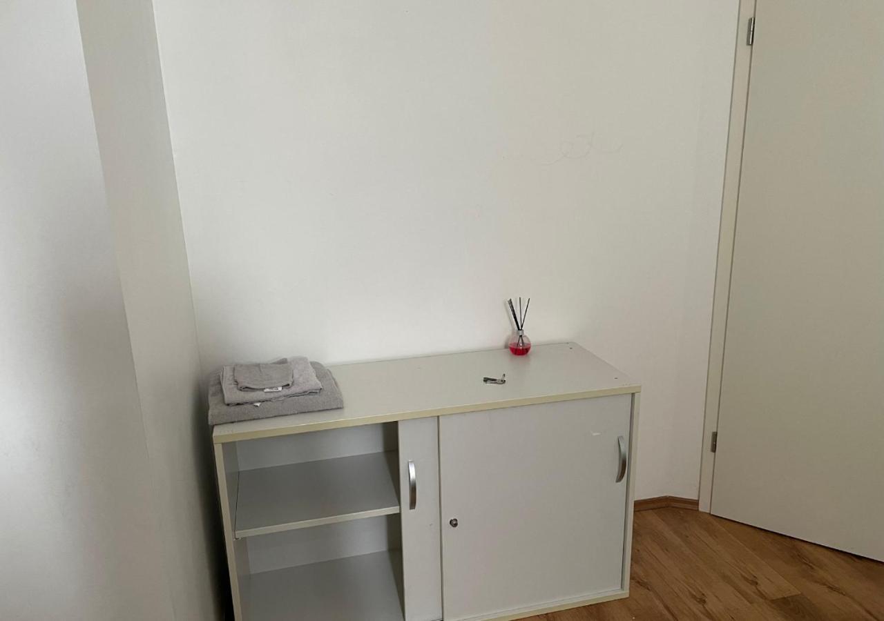 Le Wolf - 1 Chambre Dans Un T3 - 5Mn Tram Du Centre Ville - 15Mn Tram Gare Tgv Mulhouse - Wifi - Parking Zewnętrze zdjęcie